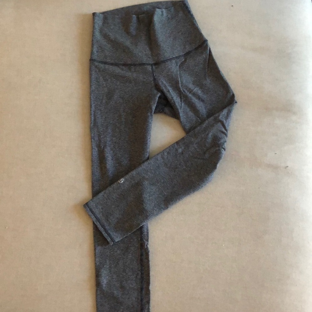 Lululemon crop wonder under!